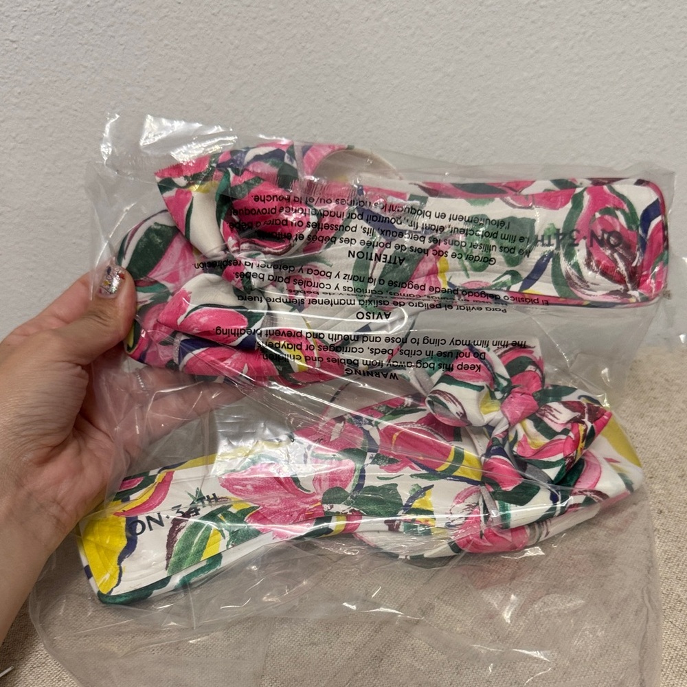 On 34th Bow Sandals with Pink florals size 7.5 - Picture 4 of 9
